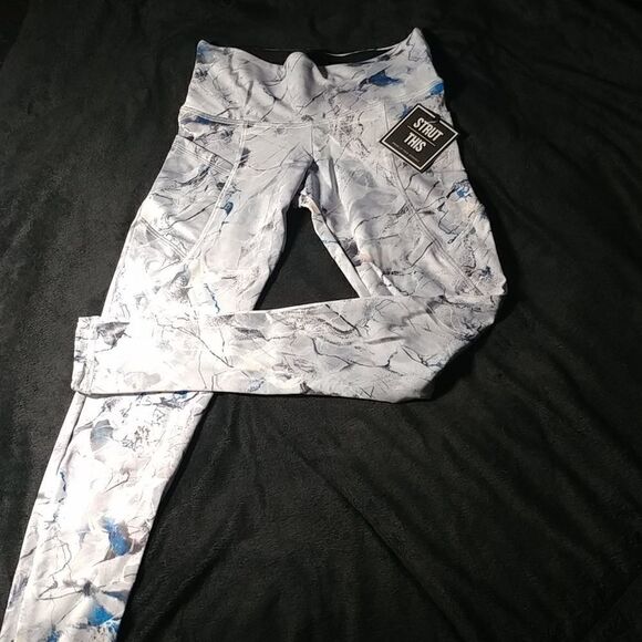 Strut This Bundle - Picture 2 of 8